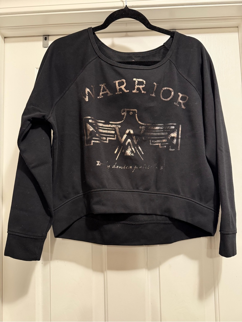 Warrior Graphic Black Cropped Sweatshirt (Women’s Size: M)